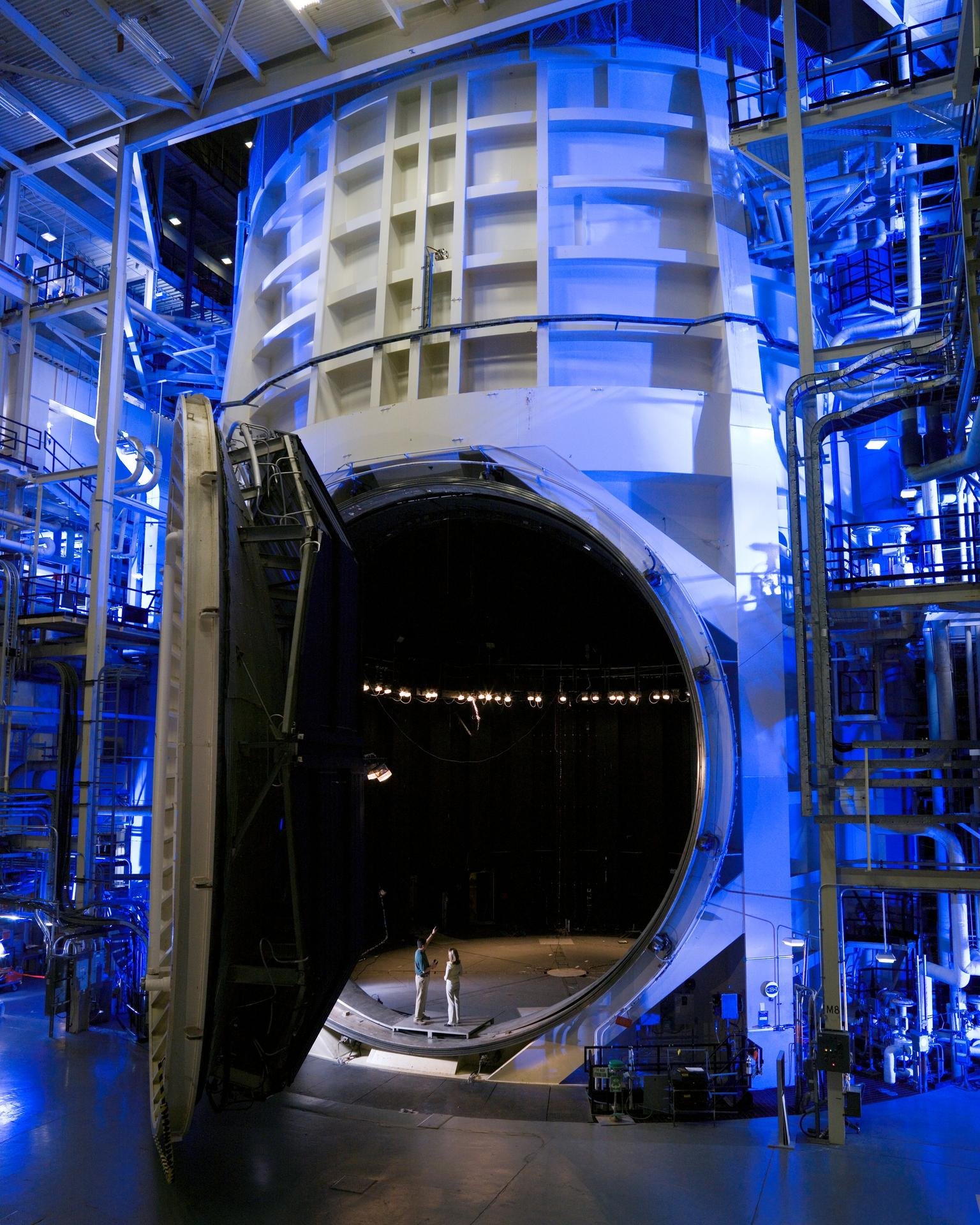 A giant thermal vacuum test chamber